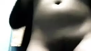 شرموطة مصرية محجبة تستعرض لنياكها