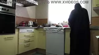 خادمة تركية مسلمة تمارس الجنس الشرجي الخشن مع صاحب عملها في إسطنبول