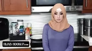 الحجاب هوكوب في سن المراهقة العربية مص الديك ضخمة قبل ركوب عليه من الصعب