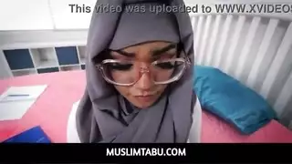 Muslimtabu - مراهق في سن المراهقة في الحجاب
