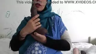 زوجة الديوث العربية الجزائرية الساخنة تعيش في فرنسا