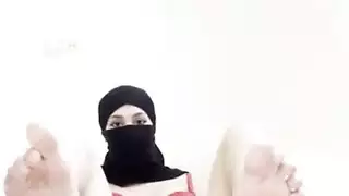 النقاب فتاة عربية الحجاب يستمني، اللعب كس، فرك البظر، المثيرة الخيال مسلم منفرد