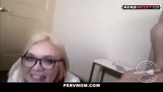 سكس مترجم الإبن يقدم المساعدة الجنسية لأمة وأختة