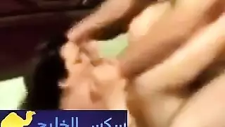 جوزها الديوث يصورها و هي بتتناك من صديقة