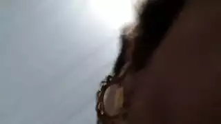 فاتنة مفلس يبتلع الديك الضخمة في أعماق اللسان