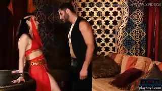 ليلة عربية مع أميرة مراهقة متسلطة ذات متطلبات