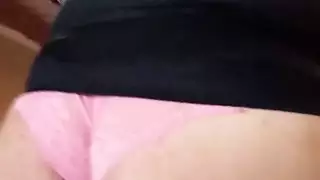 شيمالي في بانيز الوردية المزركشة تومض بضائعها