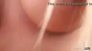 ملء العضو التناسلي النسوي مع نائب الرئيس