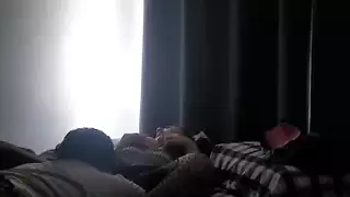 الوفاء برغبتها: الزوج يبلل ووحشية