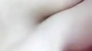ام عمار مرافقه عيل بزبر صغير تقوله دخله كمان عاوزه احس انى بتناك