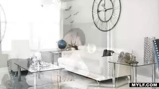 ينتهز الابن الفرصة لينيك زوجة أبيه - سكس امهات