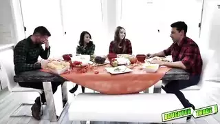 نضج الديك الملاعين ياسمين غرايس كس من وراء الكلاب!