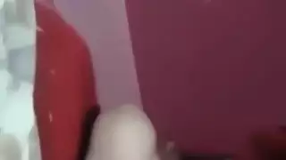 فتاة عربية محجبة تمتص الديك