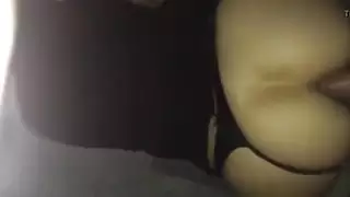 صديقة العربية تمتص والملاعين مع الوجه