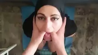 تجميع ربة البيت العربية ميا النقاب يوليو