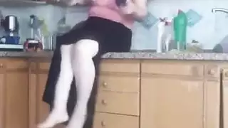 تركية تركية قرنية متزوجة أرملة توربانلي طالبة في المدرسة الثانوية جورب سفاح القربى لهب
