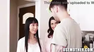 تقاليد عيد الشكر الجديدة ماريكا هاسي، سارة عربي، نادي ناستي