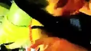 التدخين الساخنة تلميذة، نعومي وودز يمارس الجنس مع رجل أسود وسيم، في سريرها