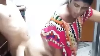 امرأة هندية الملاعين مع عشيقها