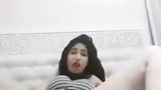 ساخنة مغربية هايجه نيك واهاتها فشيخة وهي تاكل الزب جامد أوي