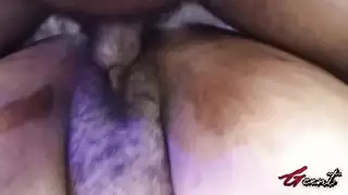 ممارسة الجنس عن قرب مع هذه الإلهة السوداء التي لا تشبعها وجملها الفسيح