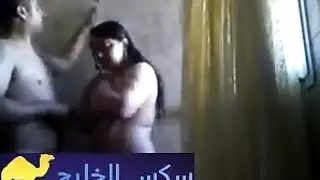 يلعبوا في الحمام و ياخدو شاور معا - سكس مصري