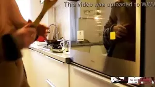 الطبخ العاري مع الحلقة