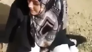 التبول على زوجة محجبة خائنة