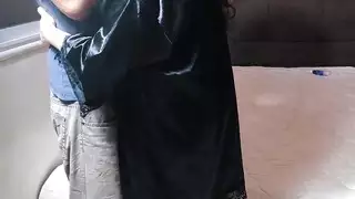 زوجين عربيين ساخنين يستمتعان بالجنس مع فتاة عربية ساخنة