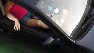 فتاة عربية مثيرة قرنية في الأماكن العامة