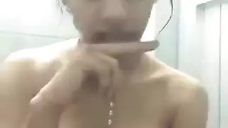 ربة منزل عربية إغواء