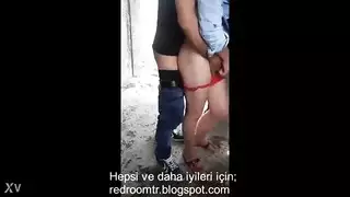 شاب تركي يضاجع امرأة محجبة في موقع البناء