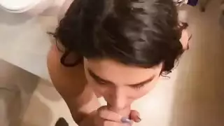 سفاح الجنس في الحمام ، تمتص أخت Xnx Xnx