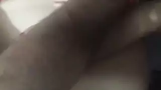 شعر بهابهي مع صدور كبيرة مفتوحة وخيال