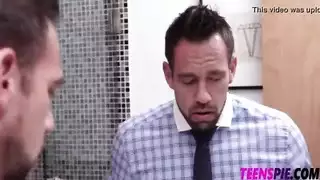 إيلا نوكس في كريم للمراهقين العرب