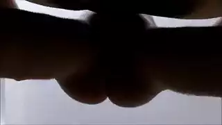الفرخ الأسود ذو الثدي الكبير يمارس الجنس أثناء استراحة في فصولها الدراسية العادية