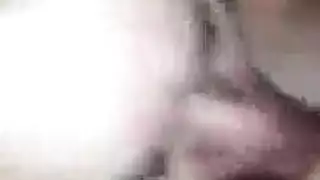 امرأة سمراء سلوتي في شباك صيد سوداء مارس الجنس أسلوب بوف بعد أن امتص وامتص لها العميل الأسود